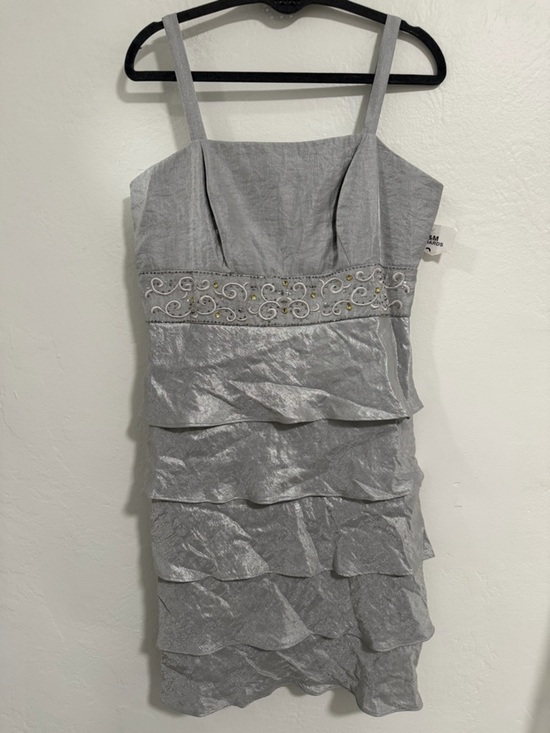 R&M Richards Dresses & Skirts - R&M Richards NWT Silver Tiered Ruffle Dress Beaded Waist Size 14 No Jacket